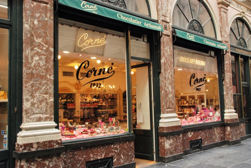 chocolaterie-AMIRAT-min_chocolate_chocolaterie_shop_luxury_chic_gallery_brussels_belgium-558146